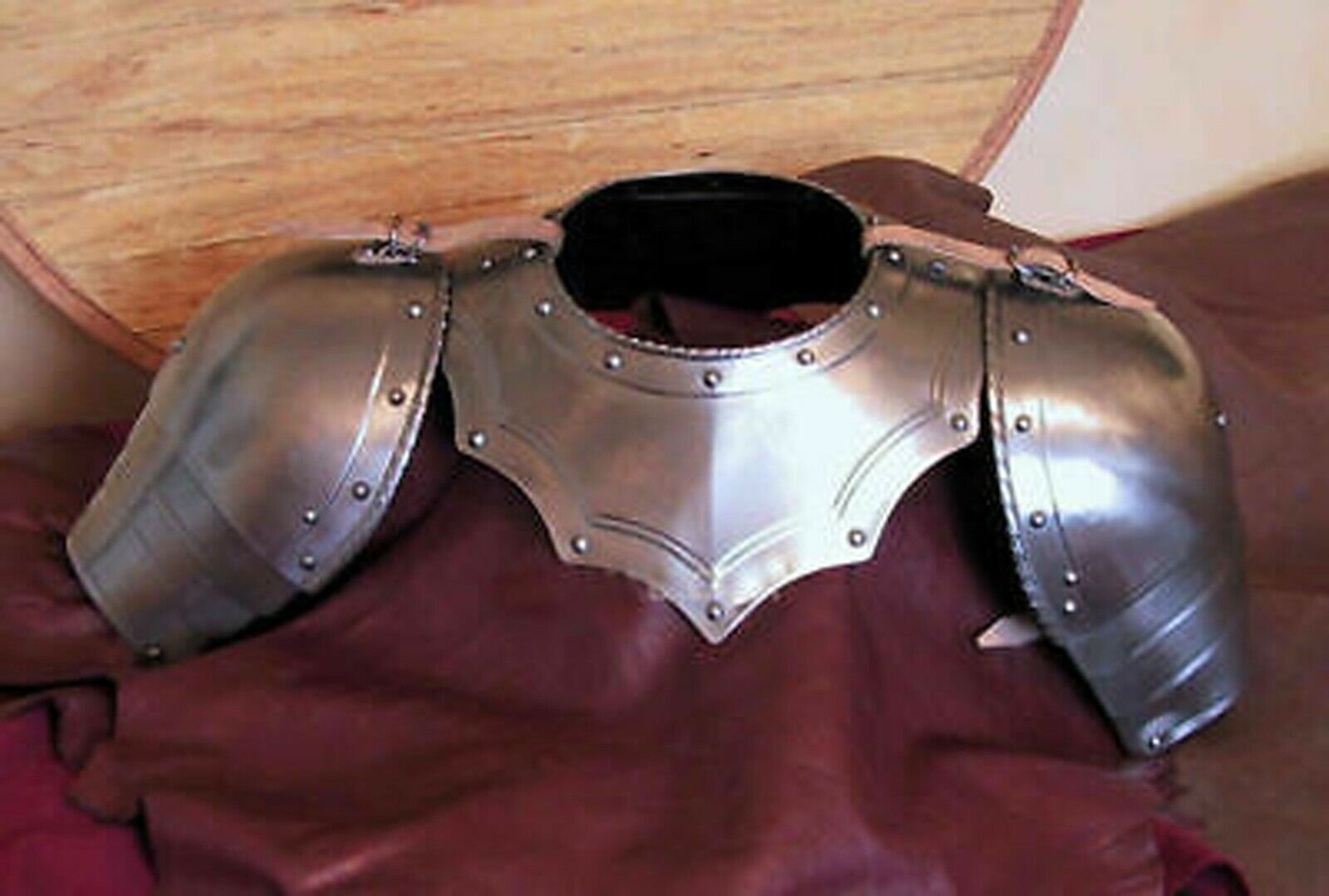 Medieval knight Armor Pair of pauldrons & gorget shoulder Larp Armor Replica gif