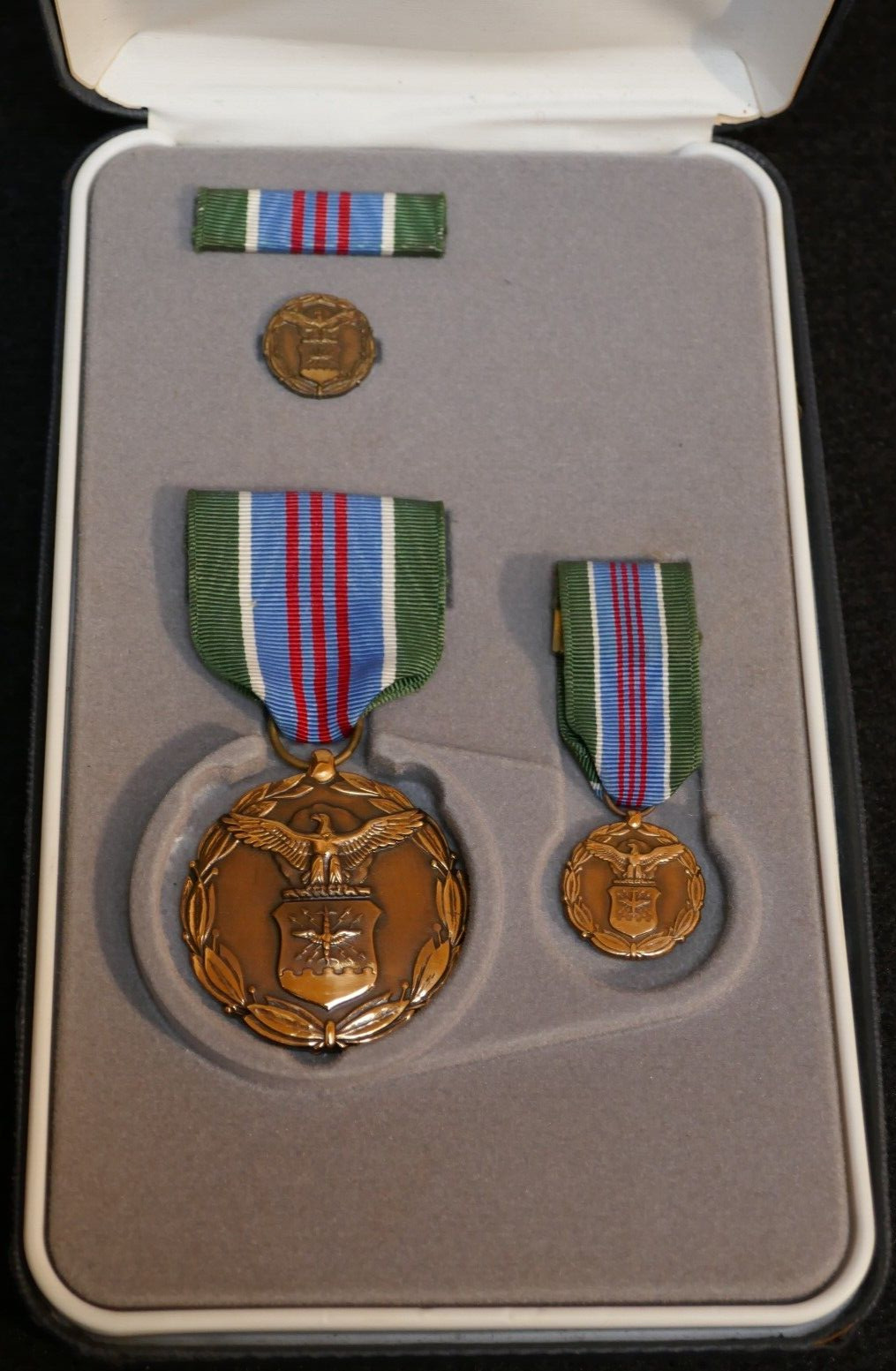 Vintage USAF Air Force Exemplary Civilian Service Medal Set Ribbon Pin & Case