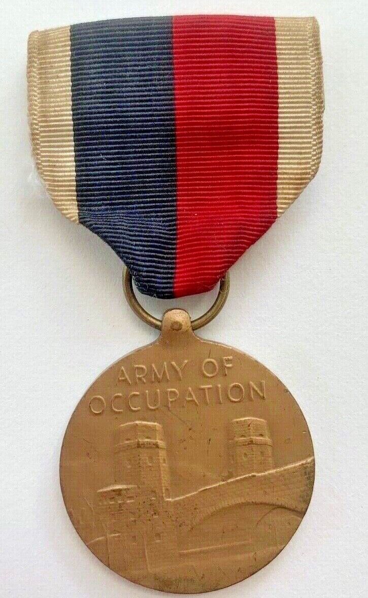 vtg WWII Veteran WW2 1945 Army of Occupation MEDAL antique Germany Japan ribbon