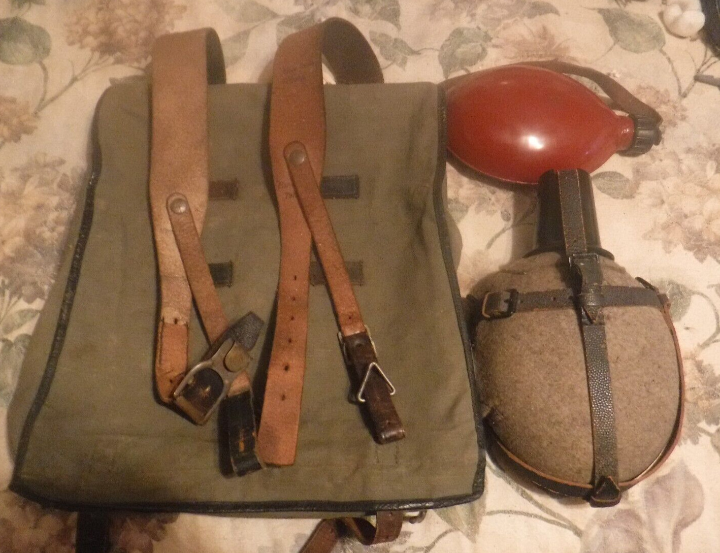 WW2 GERMAN Tornister M34 BACKPACK and Canteens