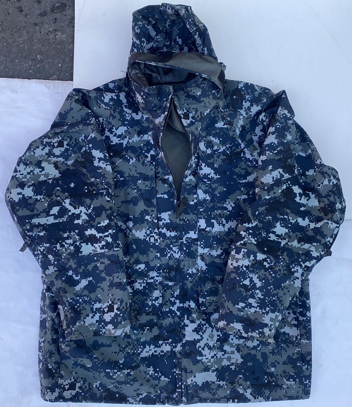 US NAVY GORETEX Cold Weather Parka Jacket Digital Camouflage/sz Medium Short