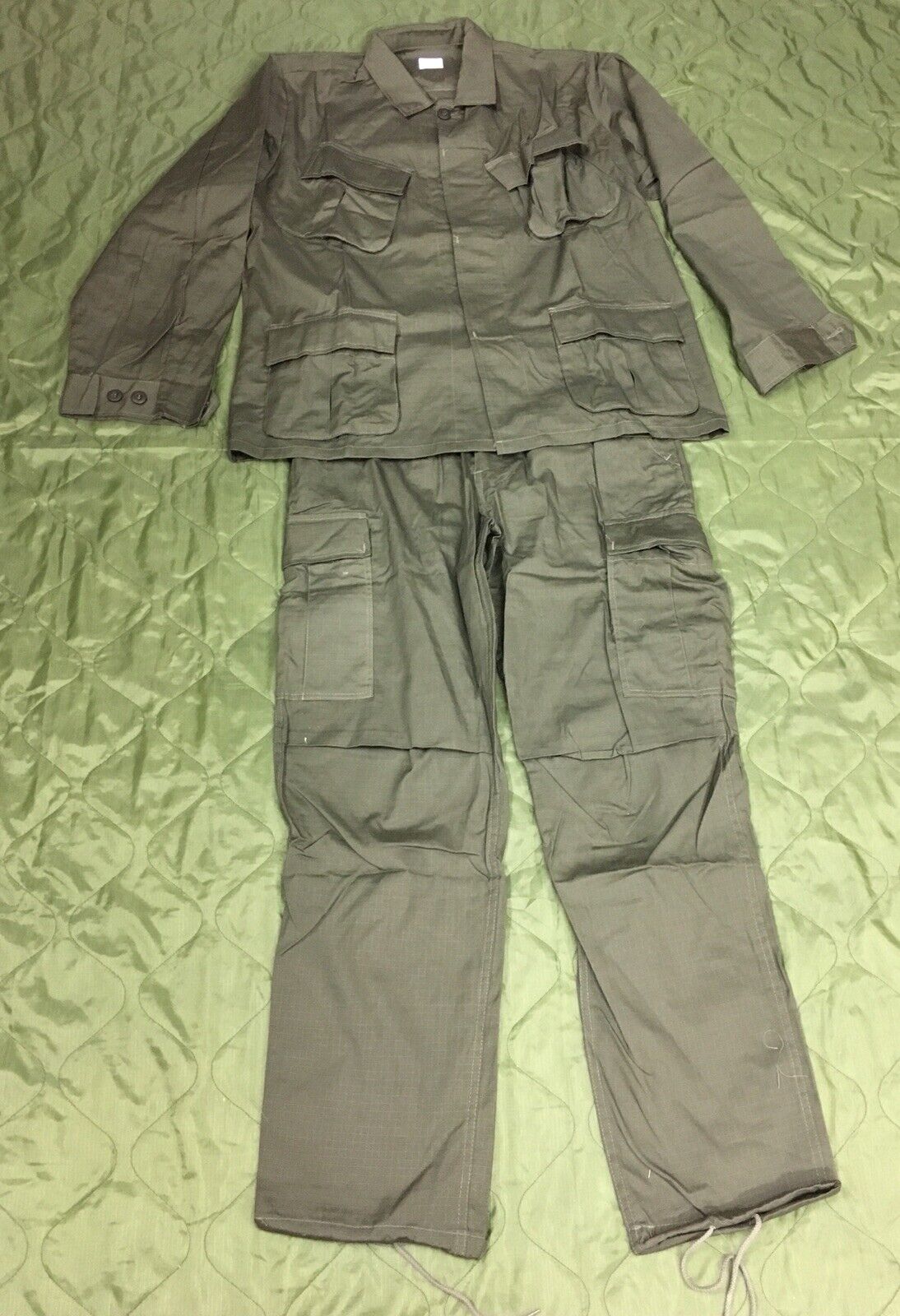 ( Large) Vietnam  OD  Tropical Combat Uniform Set (Reproduction)