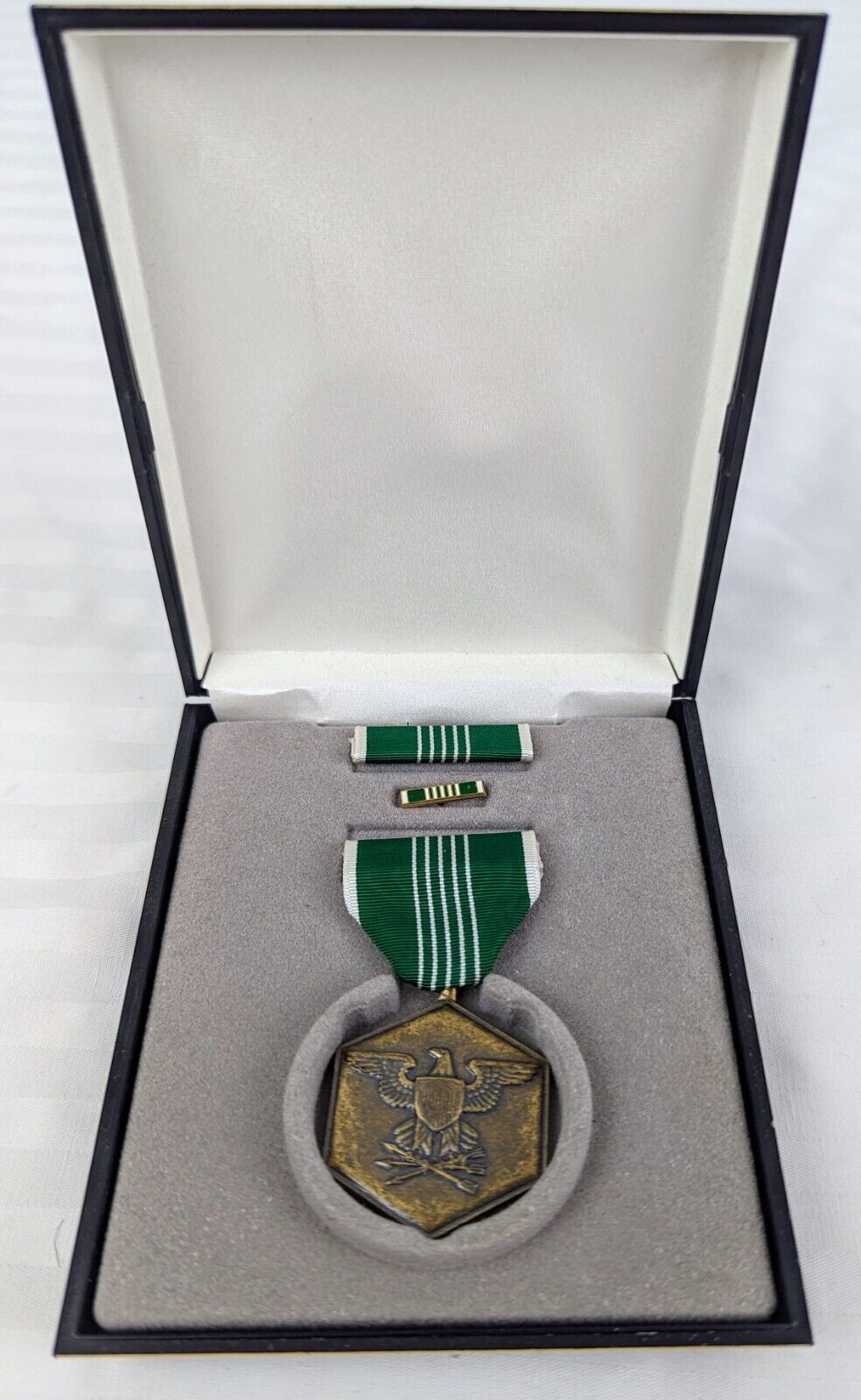 USA  Military Army  Commendation Medal Ribbon With Case 