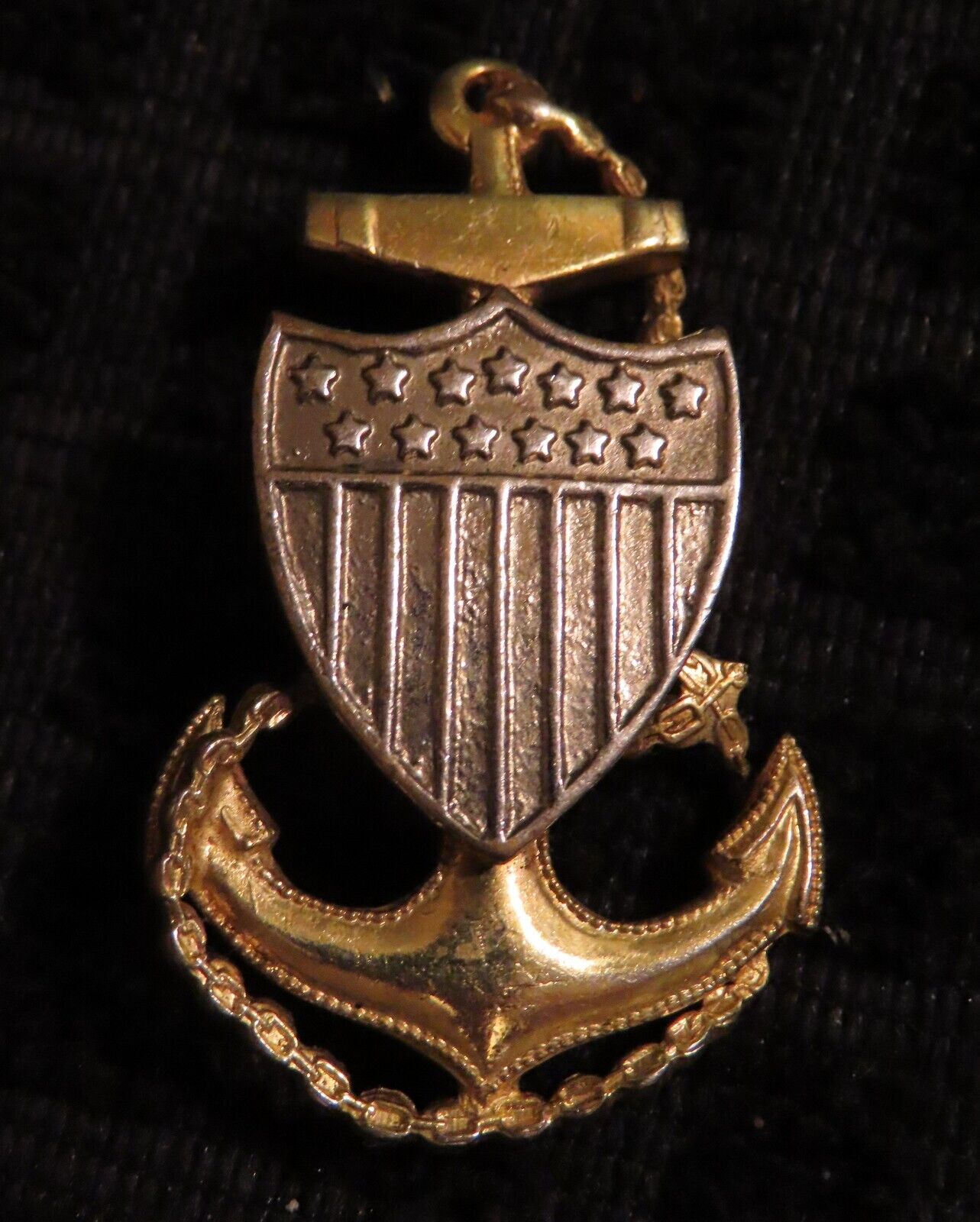 Vintage United States Navy Shield & Anchor Pin - 1 3/4\