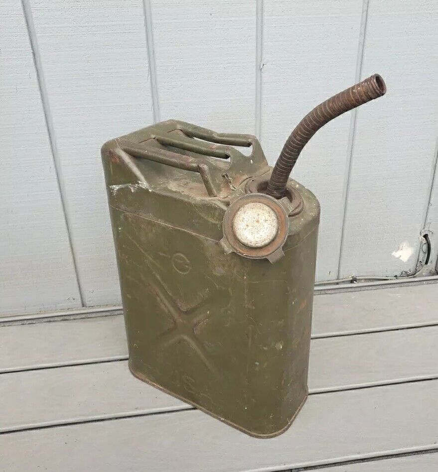 Vintage 1951 MILITARY JERRY CAN GAS 5 GALLON OD GREEN w/ FLEX SPOUT Korean War