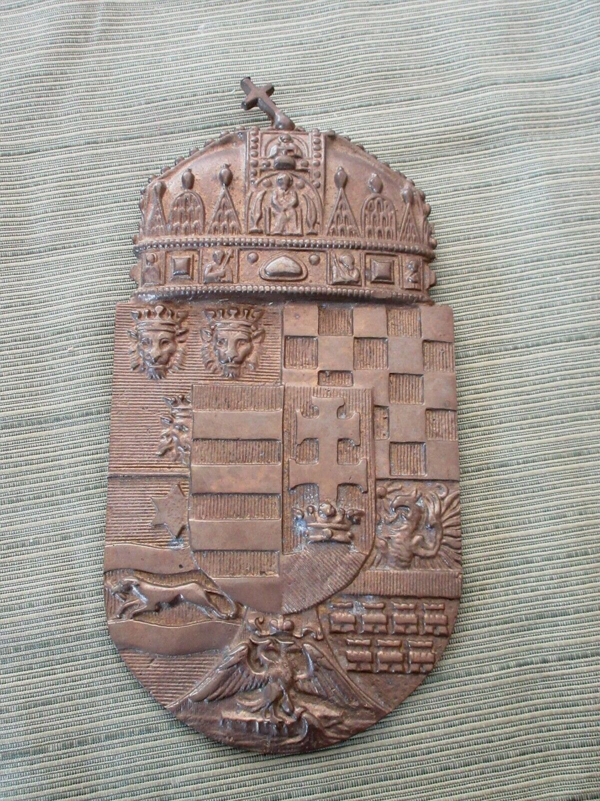 HUNGARIAN COAT OF ARMS CREST BRASS WALL PLAQUE HUNGARIAN CROWN 1915-1946