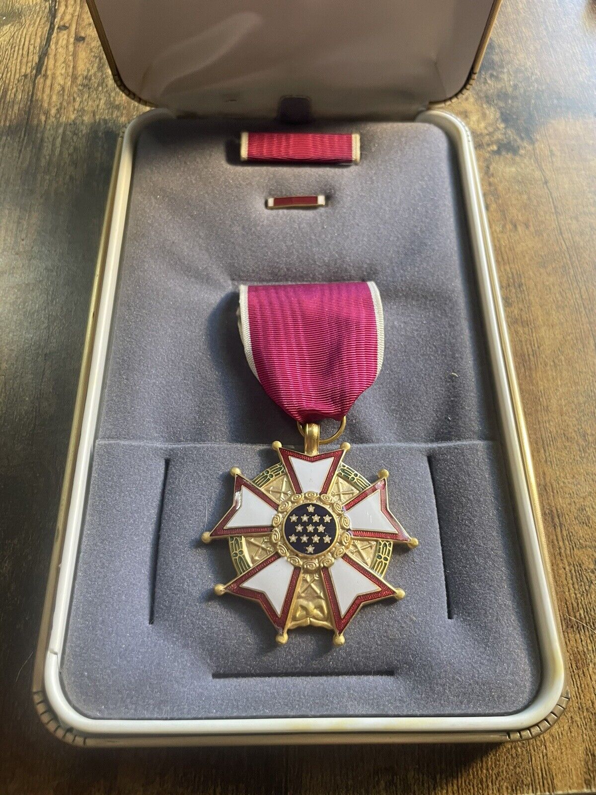 Legion Of Merit Officer UU Military Ribbon Medal Annuit  USED Read Description