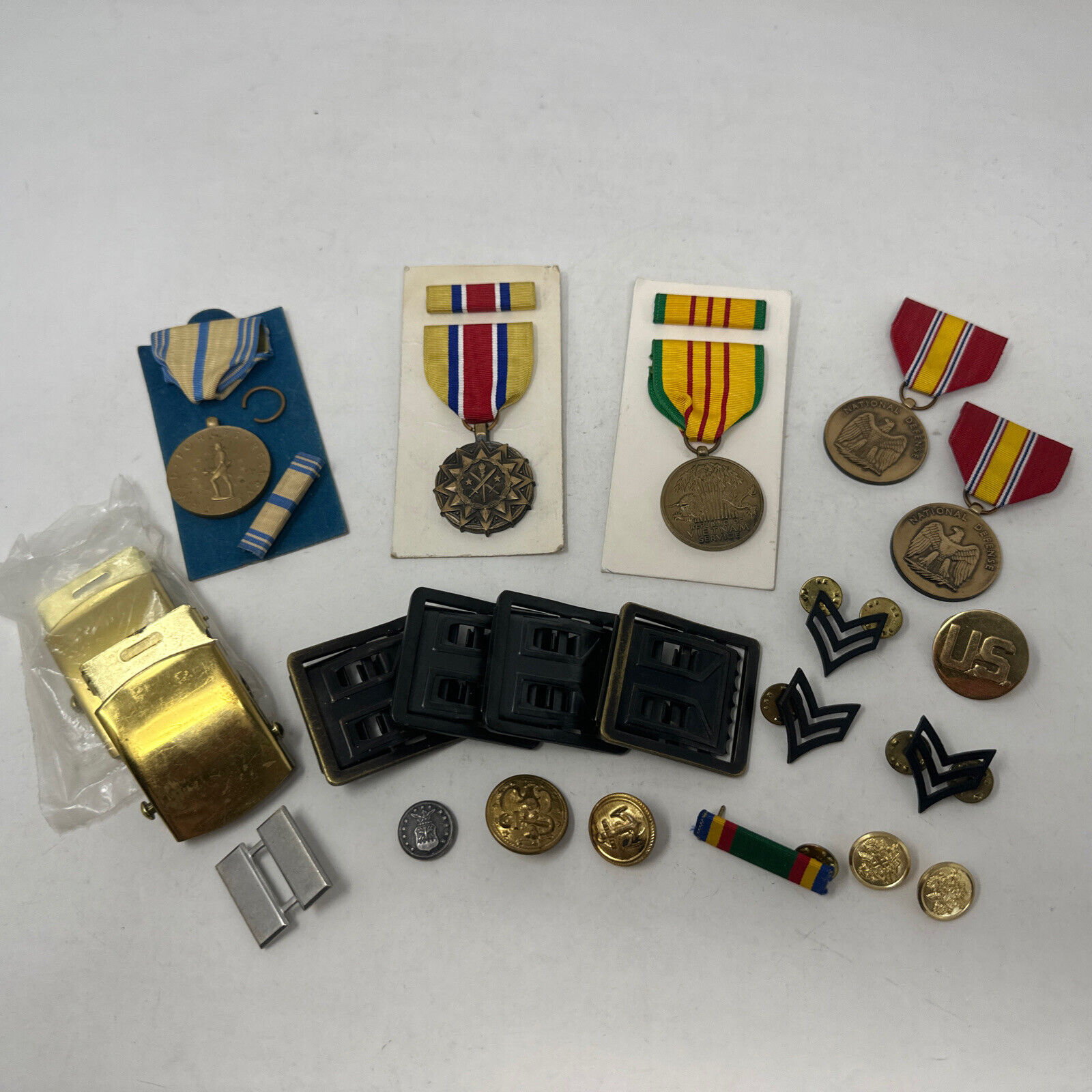 US Military Medals Ribbons Bars Buttons Buckles Chevrons + Vintage Lot Vietnam +