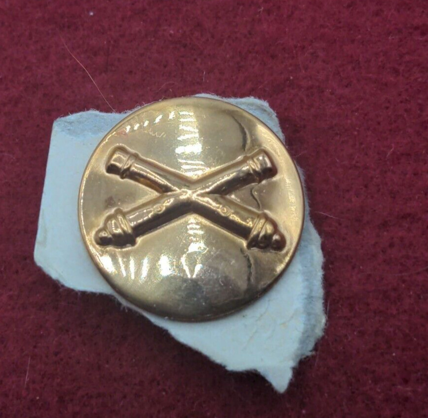 WW2/II US Army Field Artillery stamped enlisted collar brass