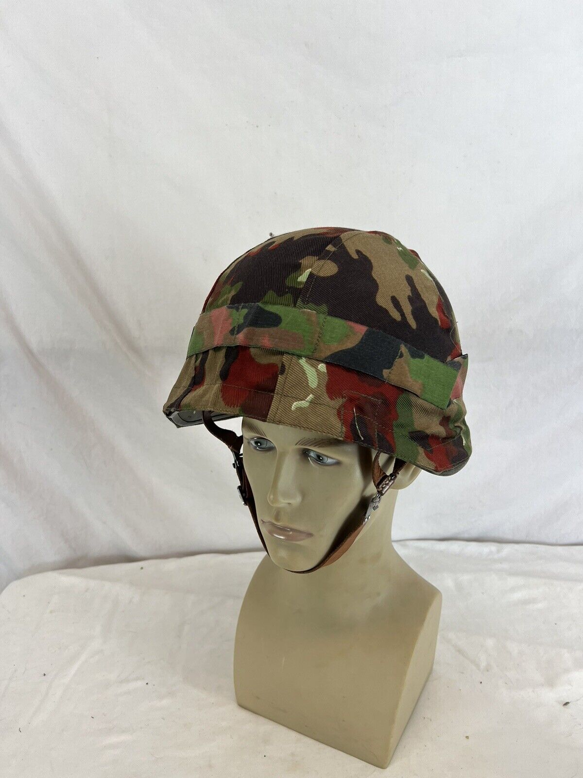 Swiss M71 HRPT Army Paratrooper Helmet with Pads Leather Lined 57-58cm & Cover