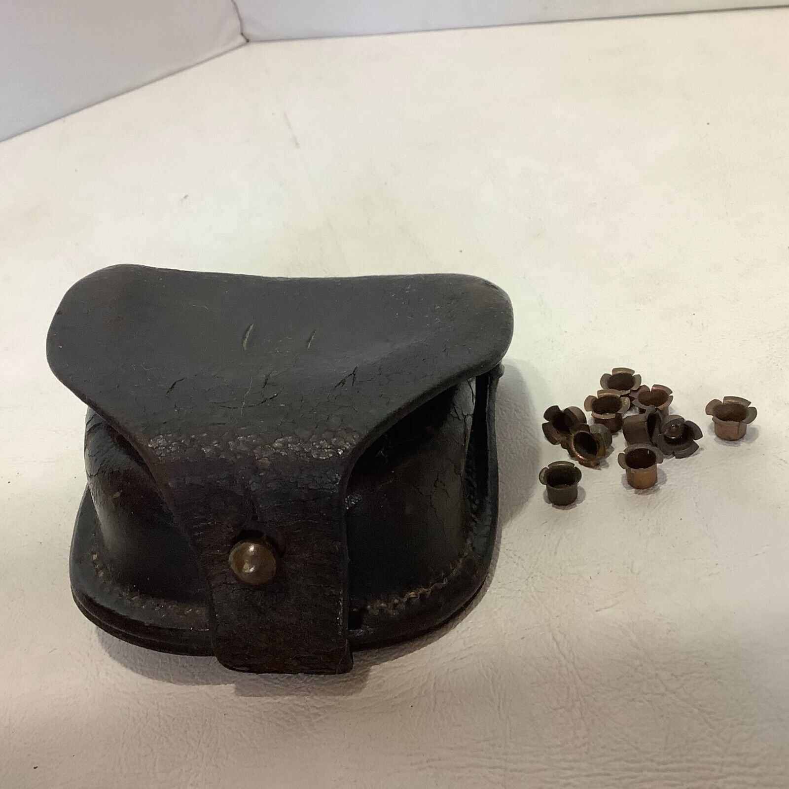 Antique US Civil War Leather Percussion Cap Box Pouch w/Caps