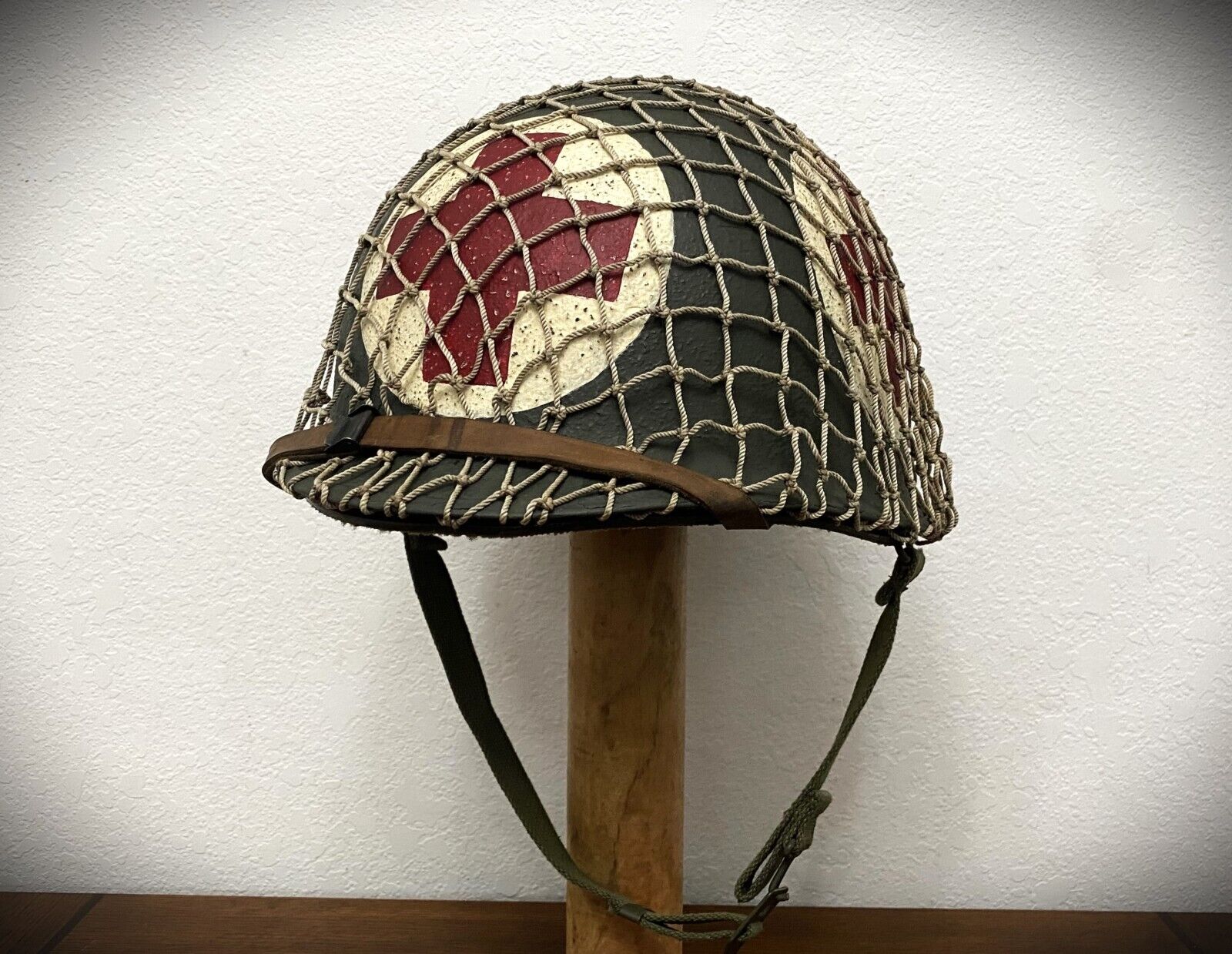 WWII US ARMY 4 PANEL M1 COMBAT MEDIC HELMET / D-DAY / COMPLETE