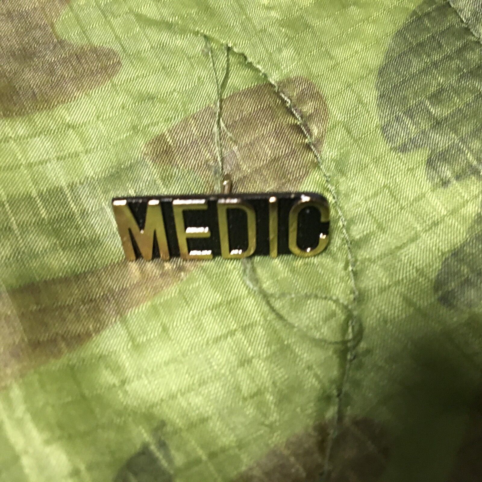MEDIC HAT/LAPEL PIN