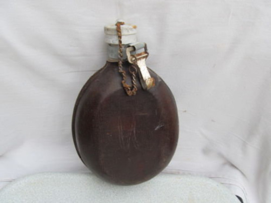 VINTAGE OLD PRIMITIVE CANTEEN MILITARY SOLDIER WATER BOTTLE FLASK SOLDIER