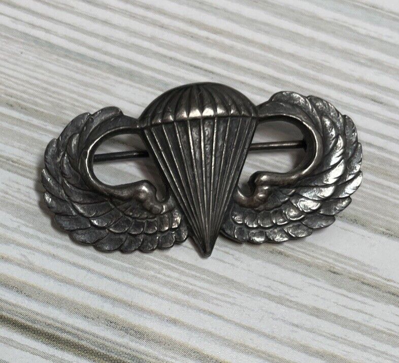 Vintage WWII Silver Army Airborne Parachute Jump Jumper Pin Pinback