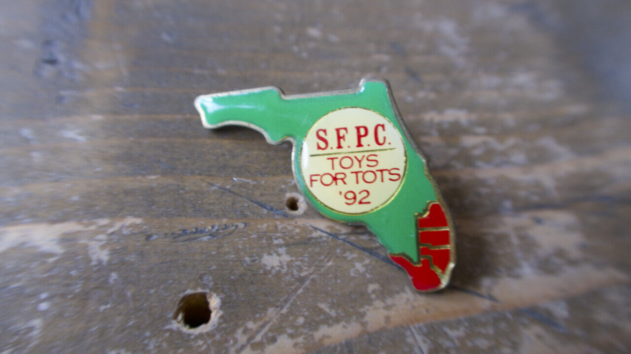SFPC Toys For Tots 1992 Lapel Hat Pin 3cm