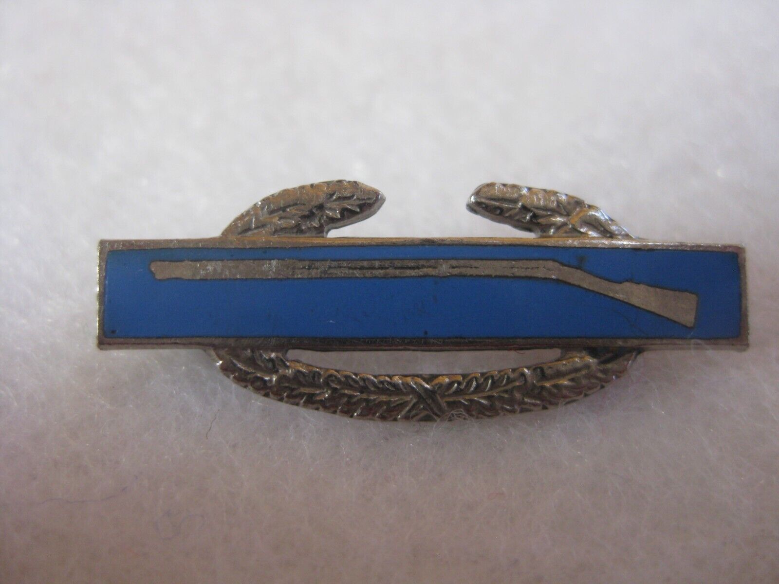 WWII Infantry Marksman Rifle Metal Badge