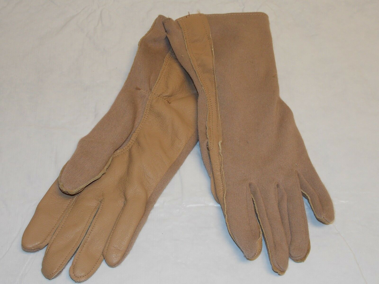 NEW MILITARY ISSUE SUMMER FLYERS GLOVES FLAME RESISTANT DESERT TAN SIZE: 10 MED