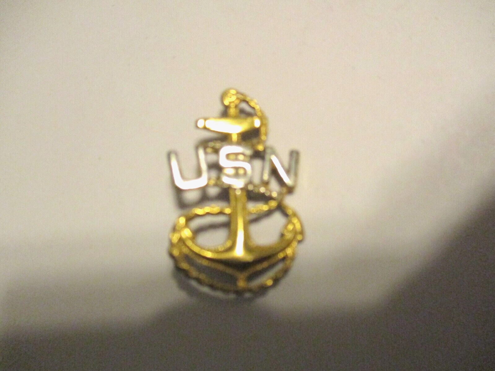 WW11 U.S.NAVY CHIEF PETTY OFFICER INSIGNIA CAP BADGE STERLING SILVER ANCHOR USN