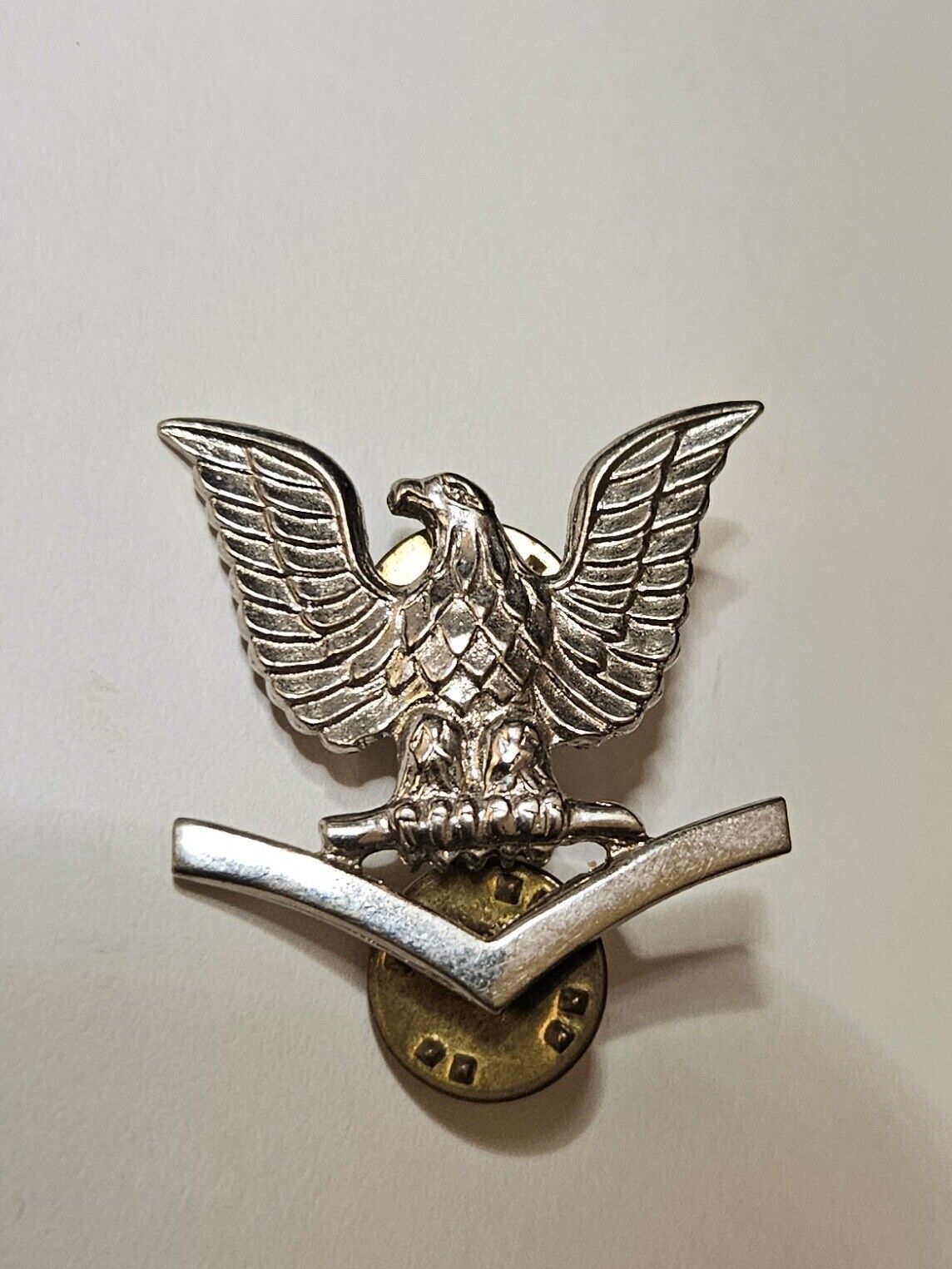 Vintage WWII Right Facing Lapel Pin US NAVY Petty Officer 3rd Class E-4
