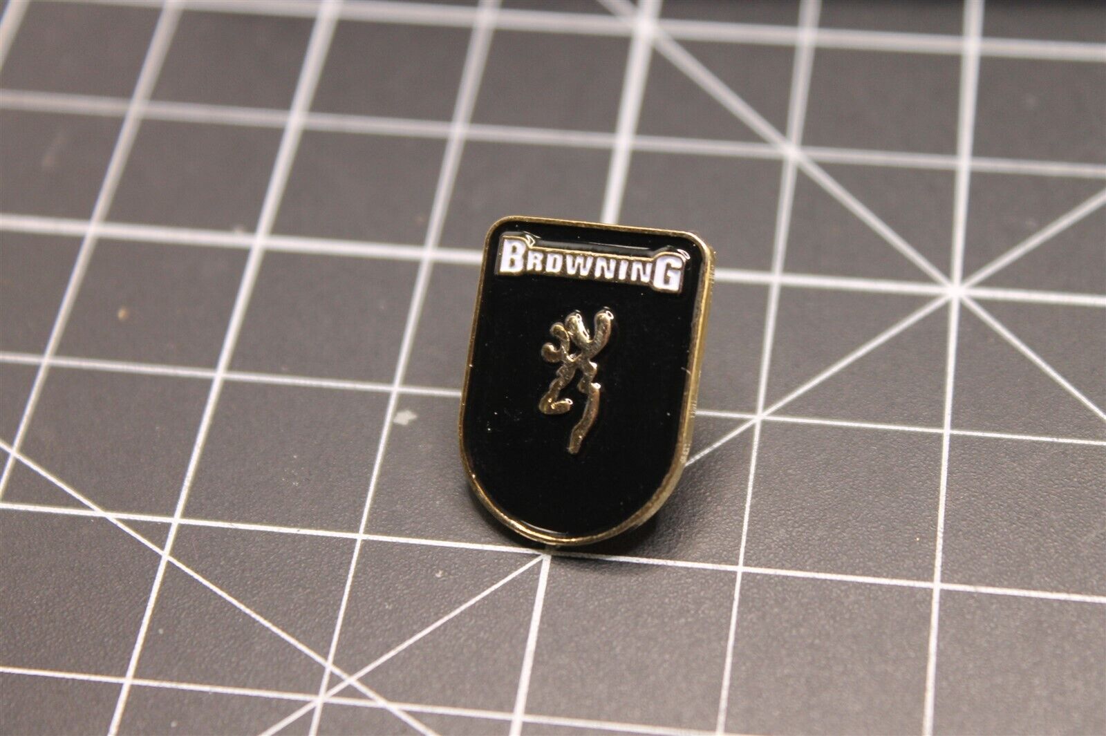 BROWNING FIREARMS QUALITY MADE LAPEL HAT PIN ENAMEL BRAND NEW
