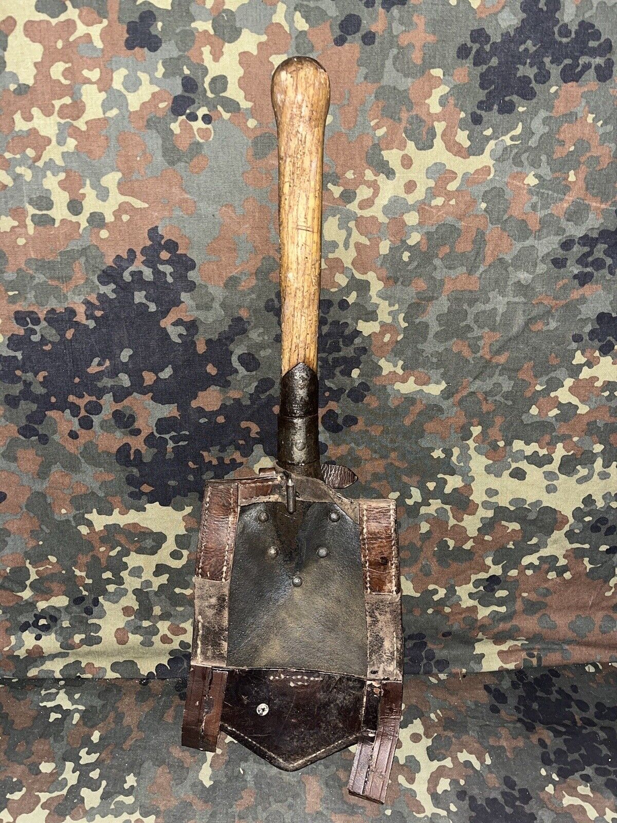 WW1 & WW2 Original German Uniform Shovel Marked 1918 & Manufacturer Marking