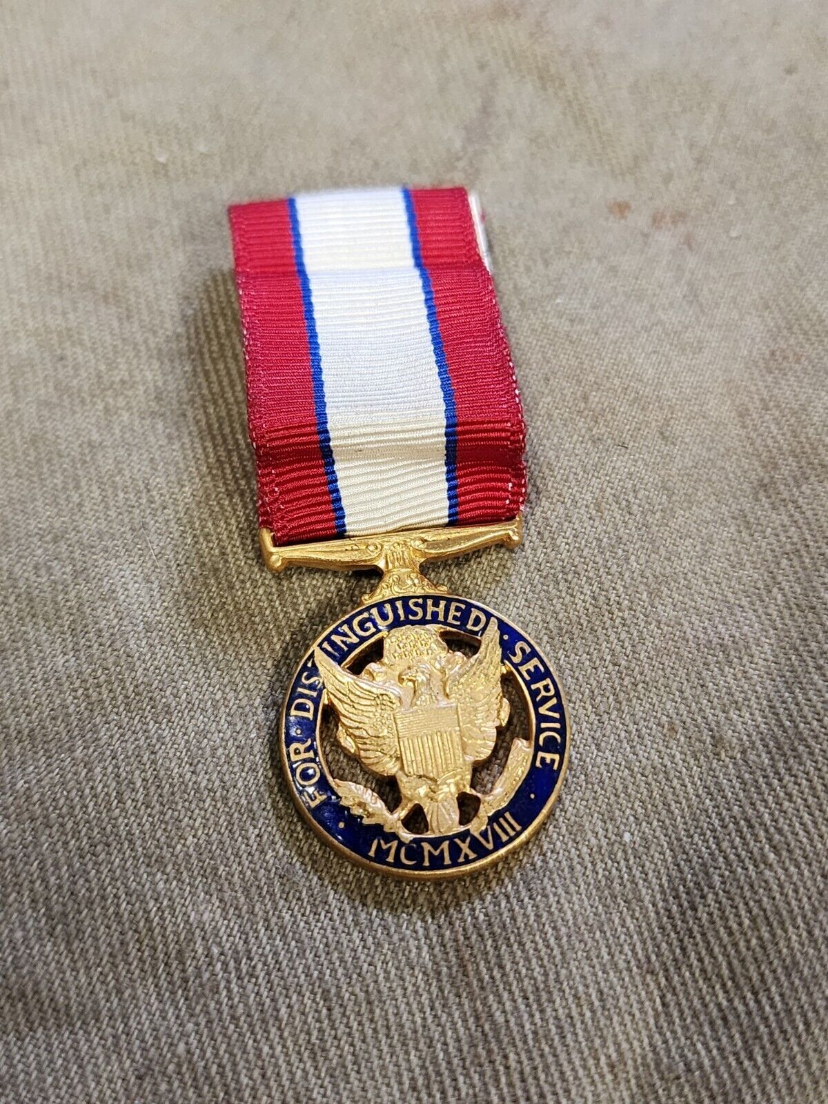 Post WWII US Army Distinguished Service Medal Mini