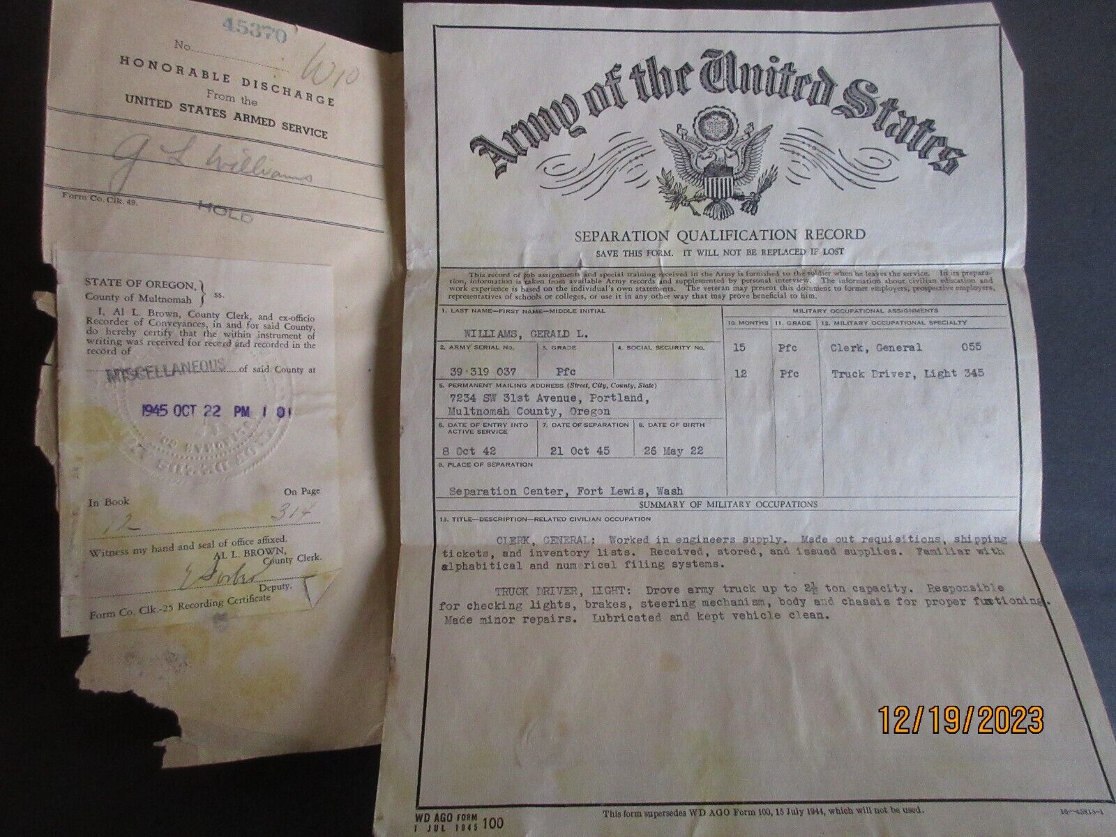 1945 HONORABLE DISCHARGE ARMY OF THE UNITED STATES WWII SEPARATION RECORD