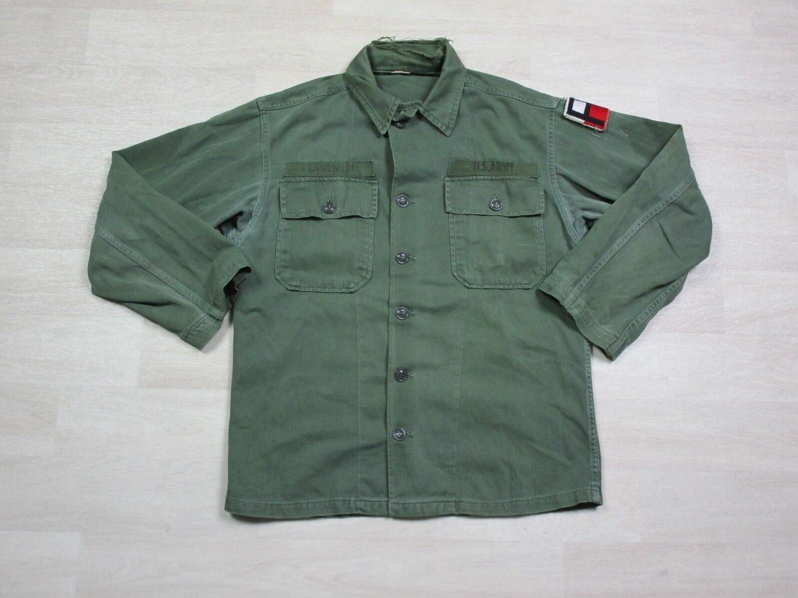 Vintage United States Army Military Shirt Size (L) Vietnam Era Field Shirt Patch