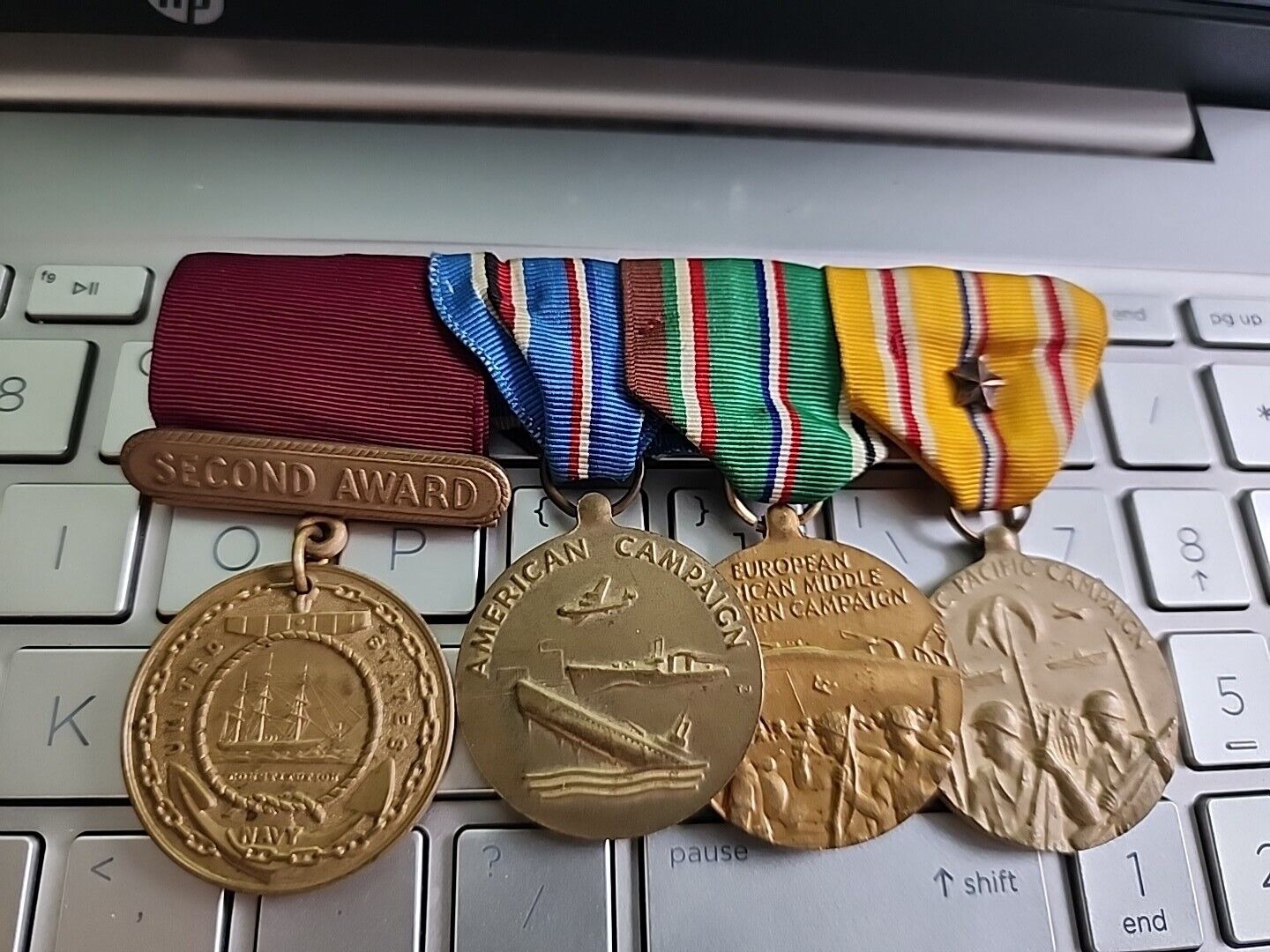 ORIGINAL NAMED + MOUNTED WW2 NAVY WAR SERVICE MEDALS W/ ENGRAVED GOOD CONDUCT