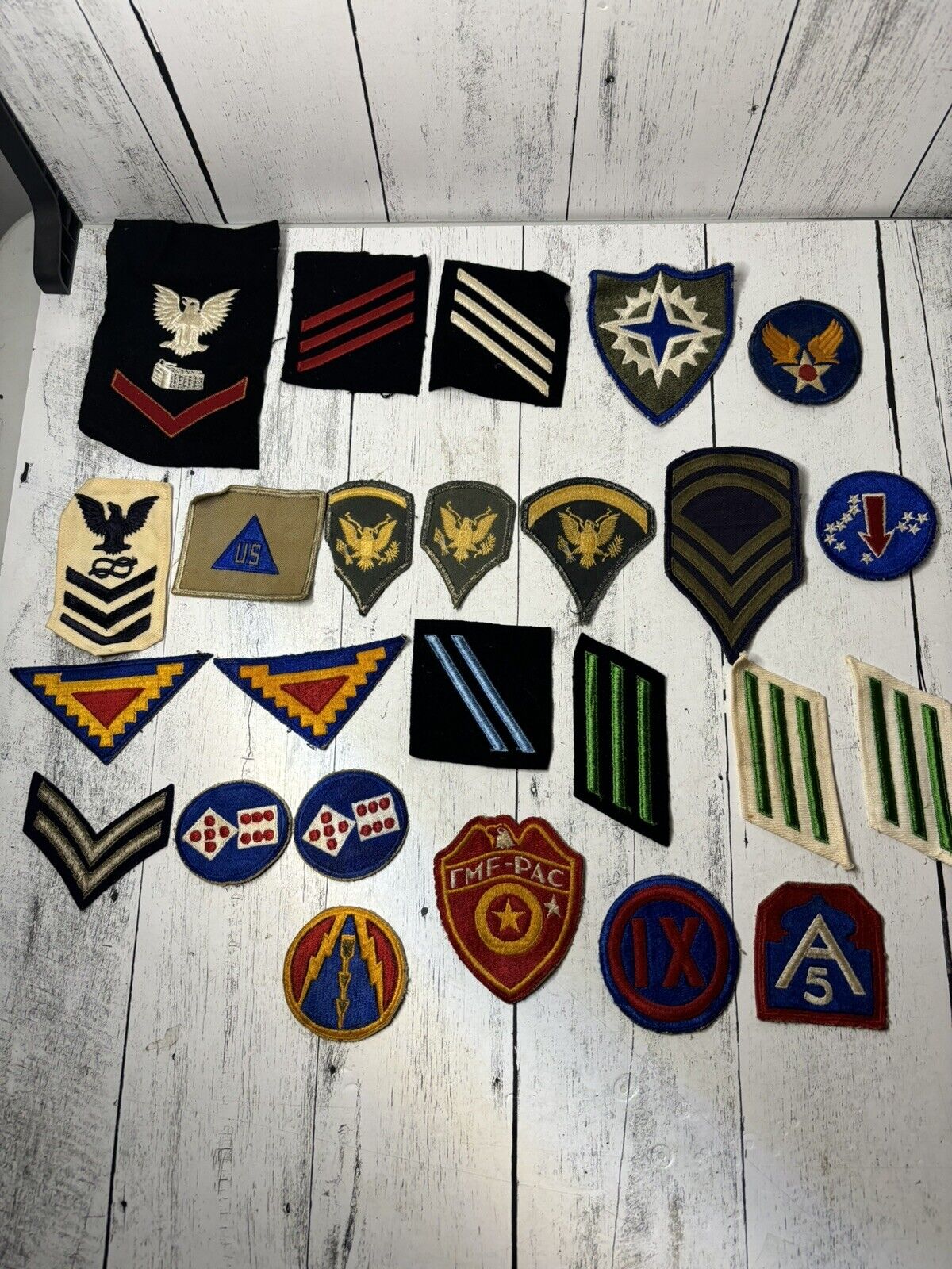 VINTAGE ESTATE WW2 Mixed US MILITARY PATCH LOT OF 26 PATCHES