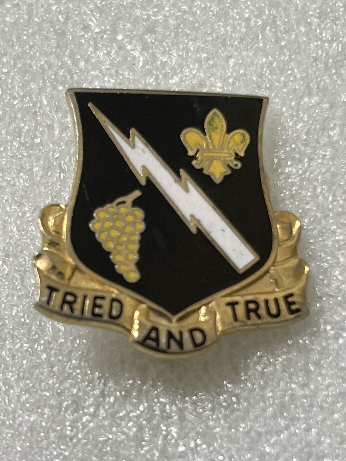 97th Signal Battalion Crest Pin DUI US