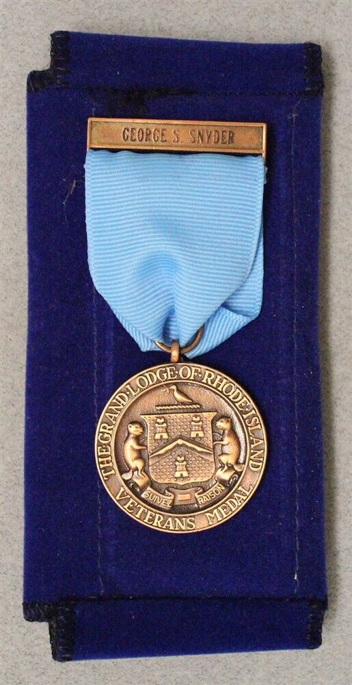3648 - Grand Lodge of Rhode Island Veteran's Membership Medal - named in case