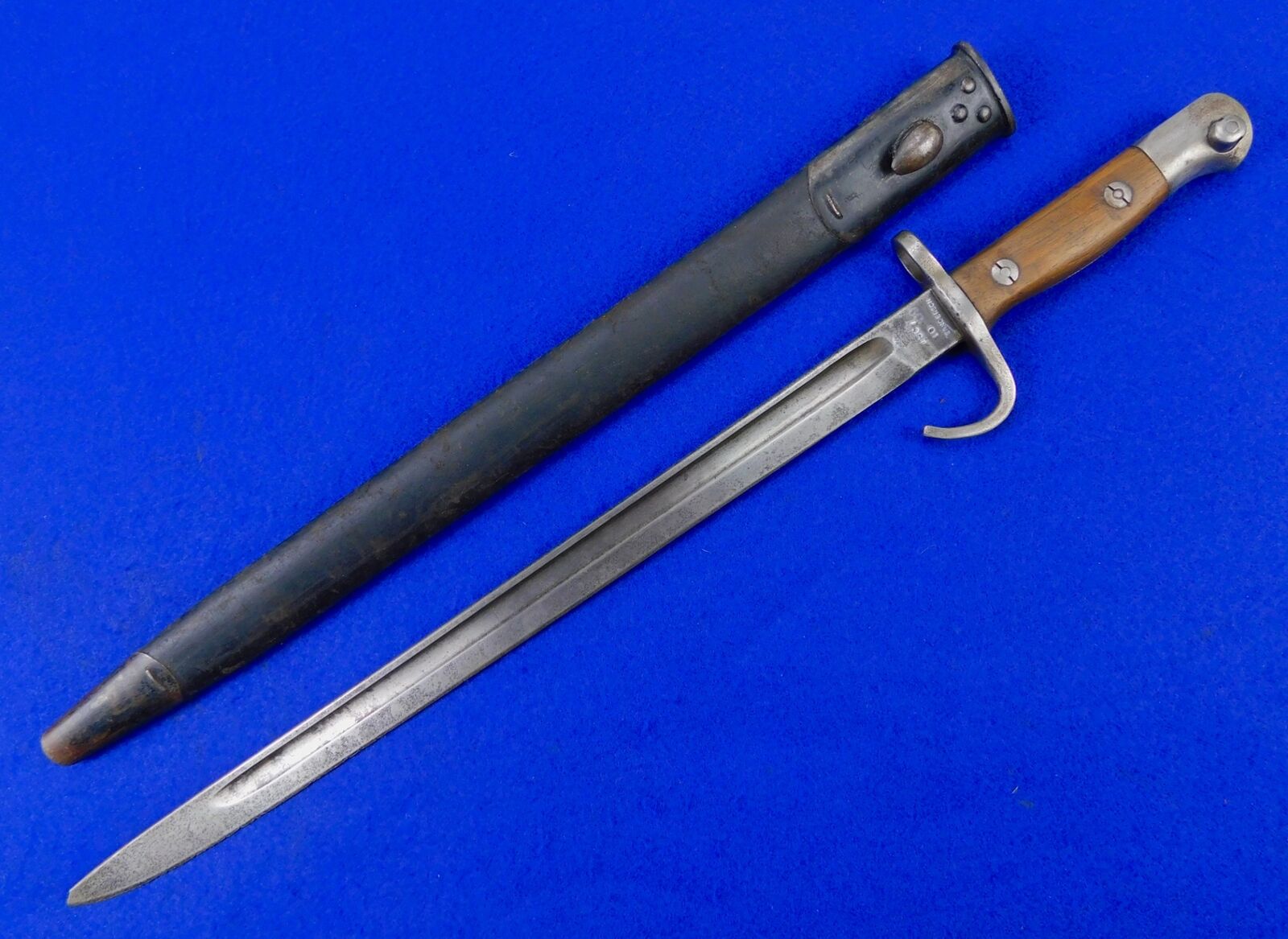 British English WW1 Enfield Model 1907 Hooked Quillion Bayonet Knife w/ Scabbard