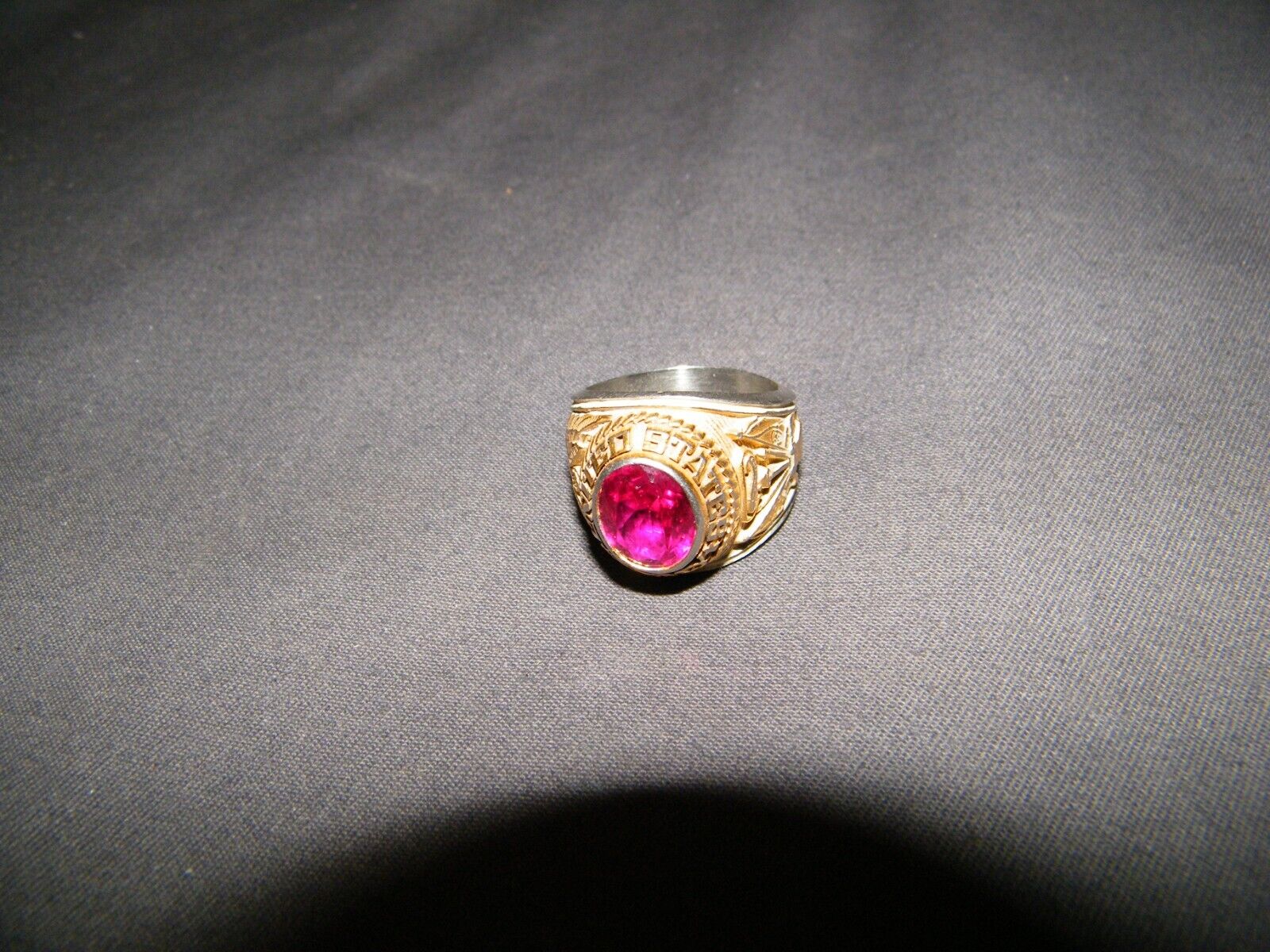 Vintage United States Army Red Stone Class Ring Size 10.5 Gold Two Tone 1775