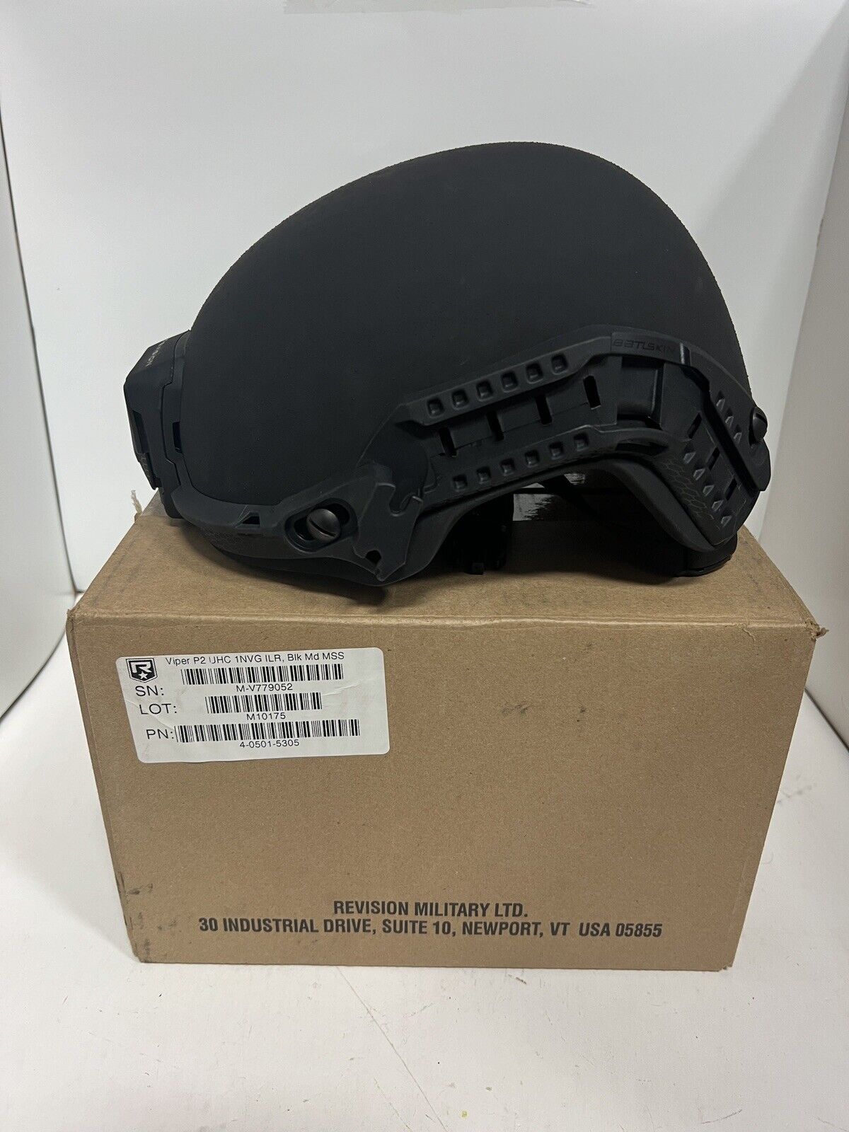 Revision Batlskin Viper Black Helmet mediumPart# 4-0501-5305 NEW