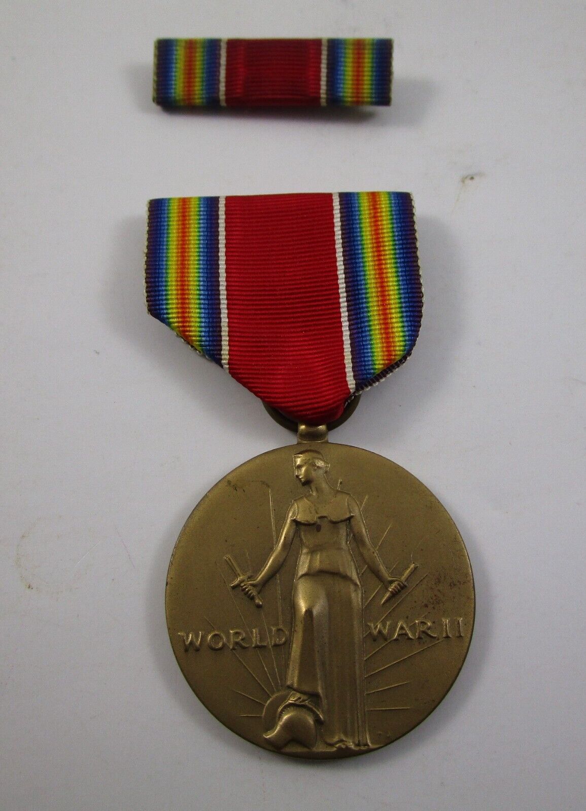 WWII U.S. Military Victory Medal w/PB Ribbon & Ribbon Bar