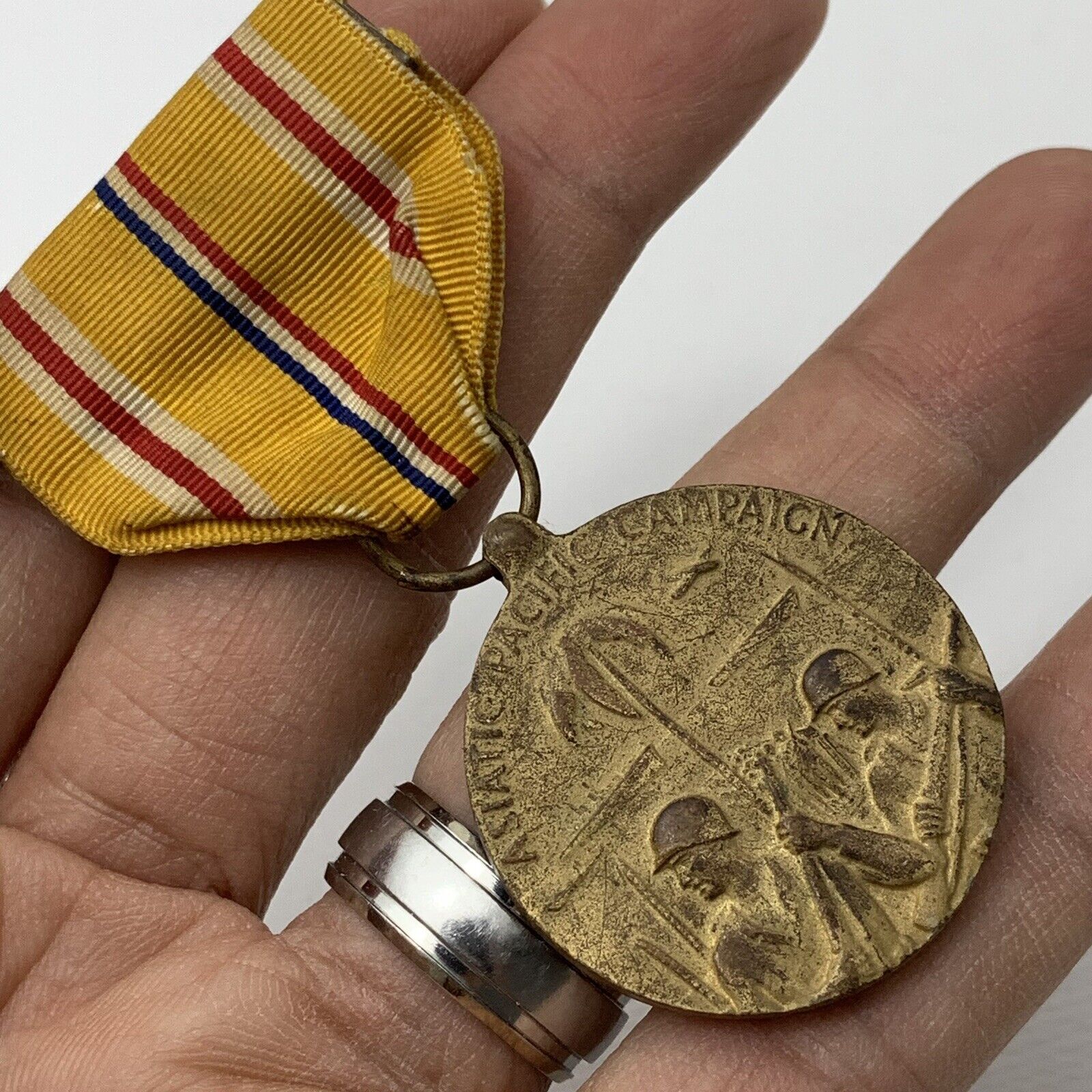 WWII U.S. ASIATIC PACIFIC CAMPAIGN MEDAL AND RIBBON
