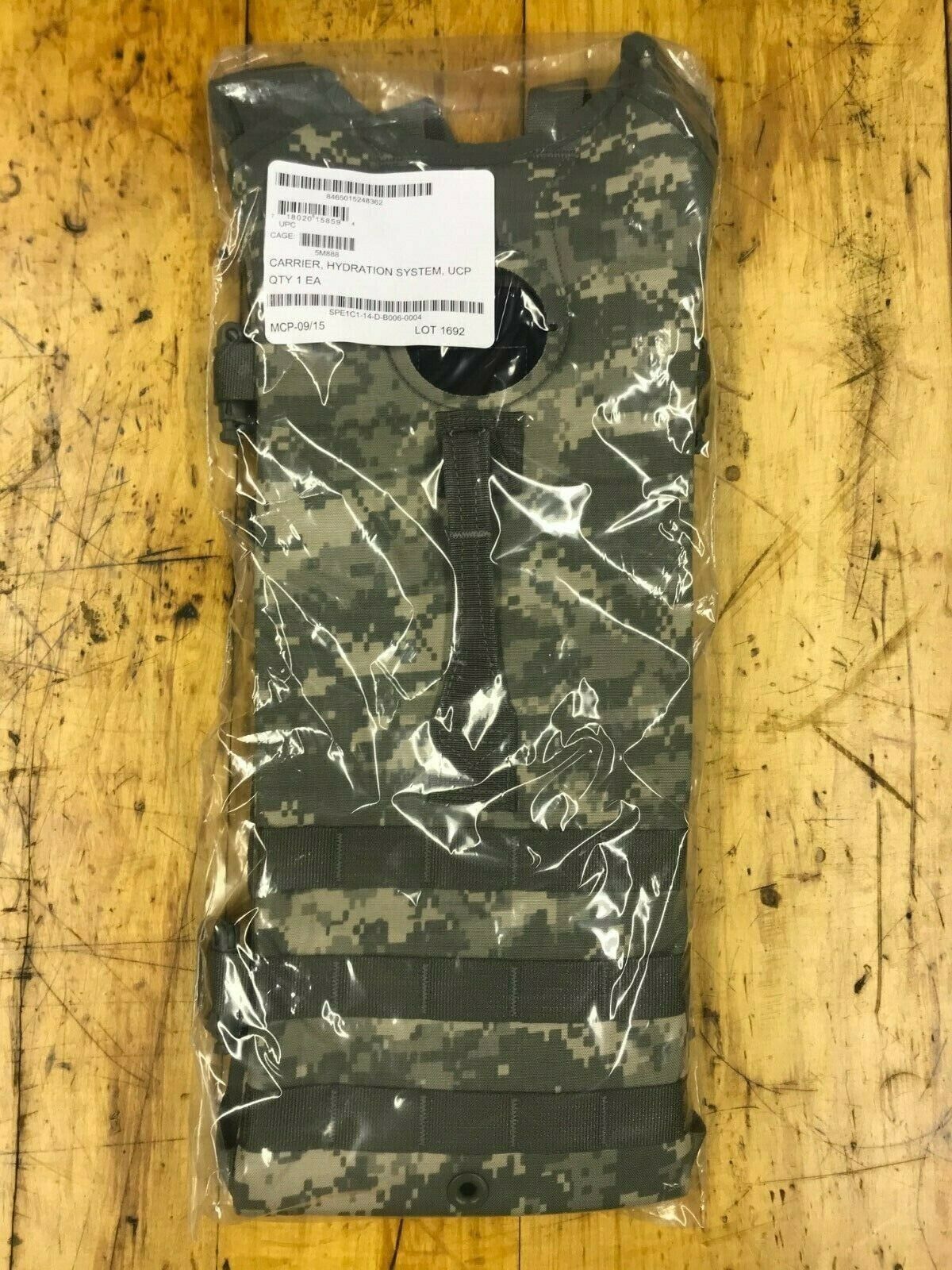 NEW US Army Molle II UCP Camo Hydration System Carrier, Camelback Hydromax
