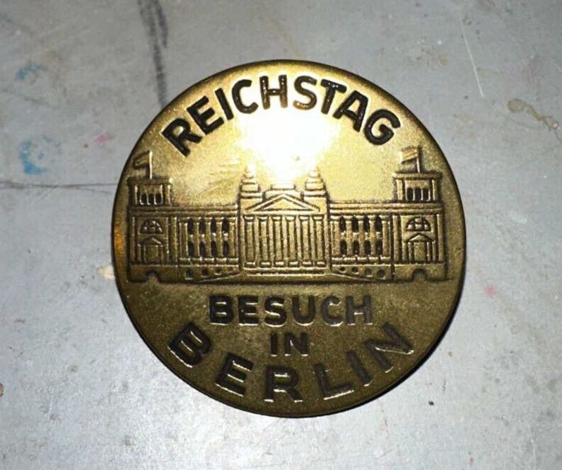 WWII Brass German Reichstag Besuch in Berlin Badge Surplus