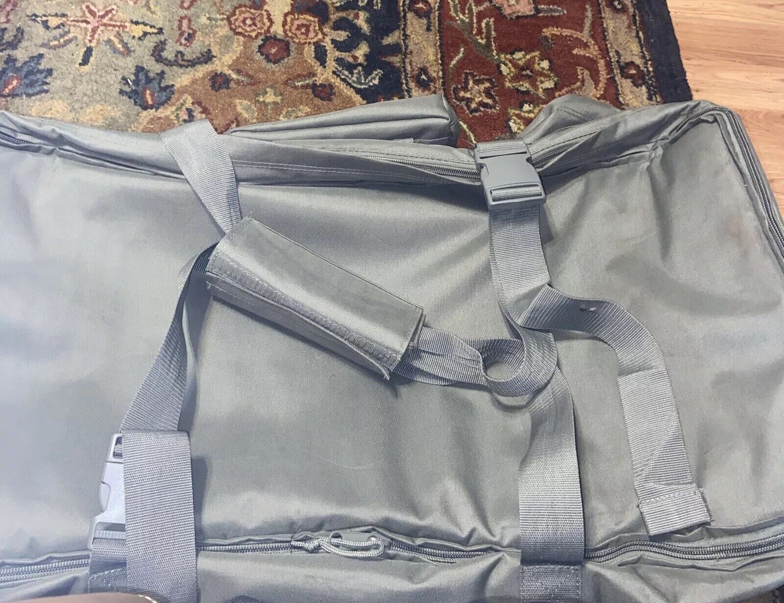 Sandpiper Of California Rolling Duffel  Travel Bag Luggage - 36” X 16”