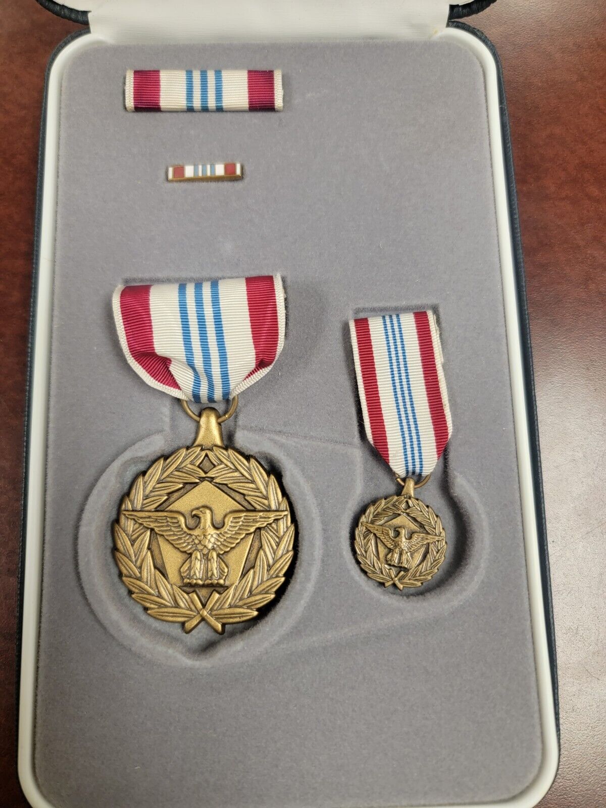 Vintage Defense Meritorious Service Medal In Presentation Case Ribbon Mini Medal