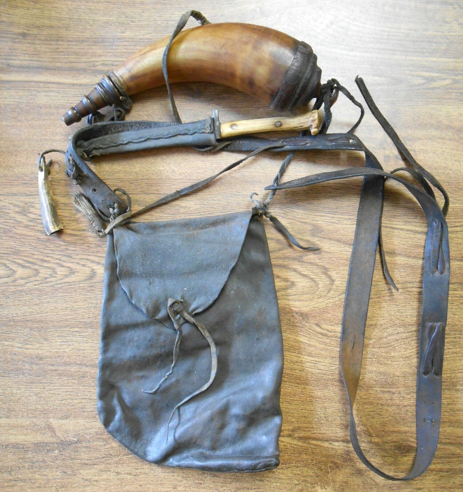 Antique Leather Hunter Military Shoulder Bag Pouch Knife Bullet Mold Powder Horn