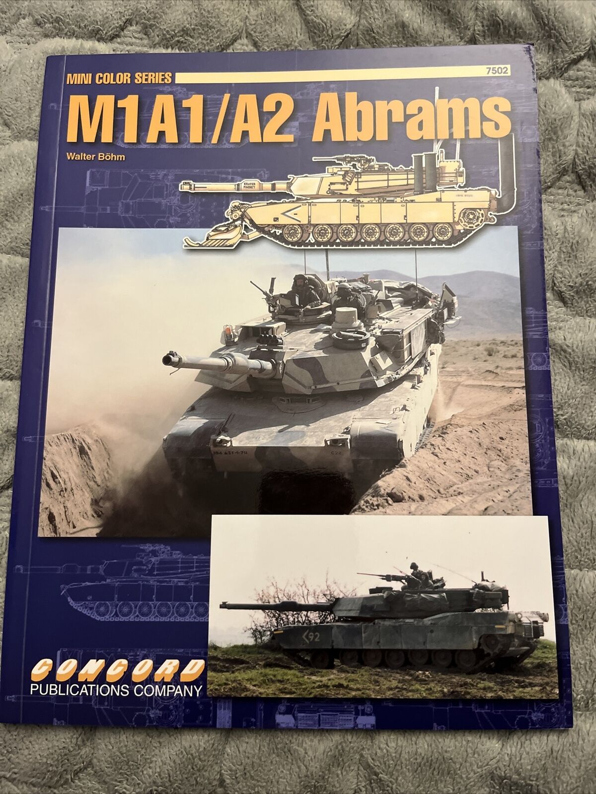M1A1/A2 ABRAMS #7502 MINI COLOR SERIES TANK BOOK