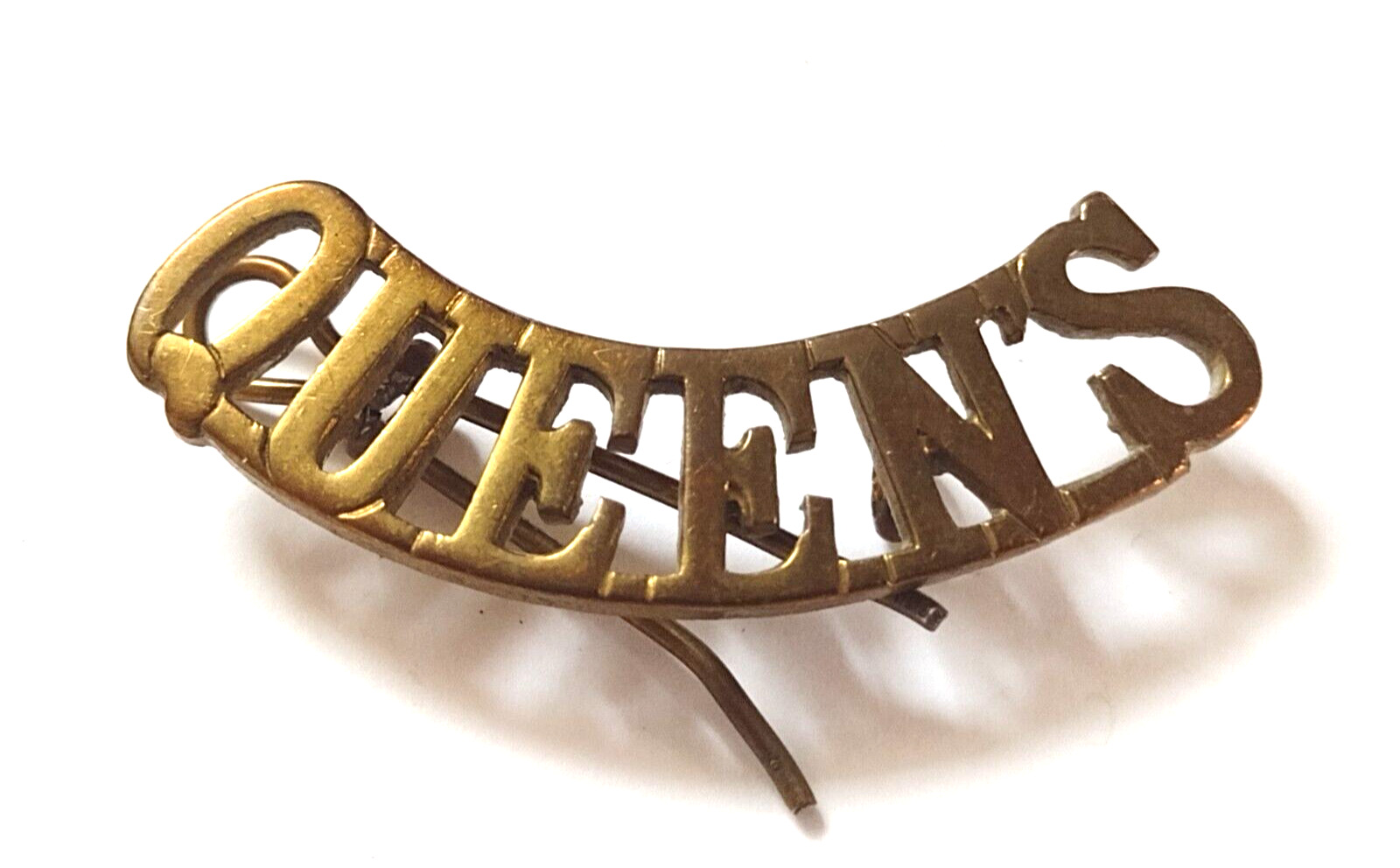 Queen\'s Title Queen’s West Surrey Regiment Shoulder Title Badge Brass 11mm - Org