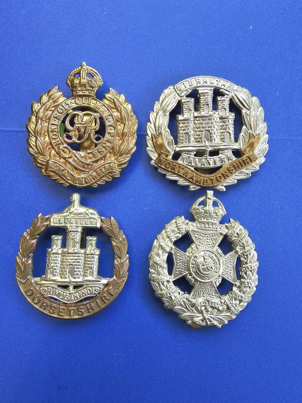 Lot Of 4 British Cap Badges Royal Engineers Rifle Brigade Doretshire Talavera