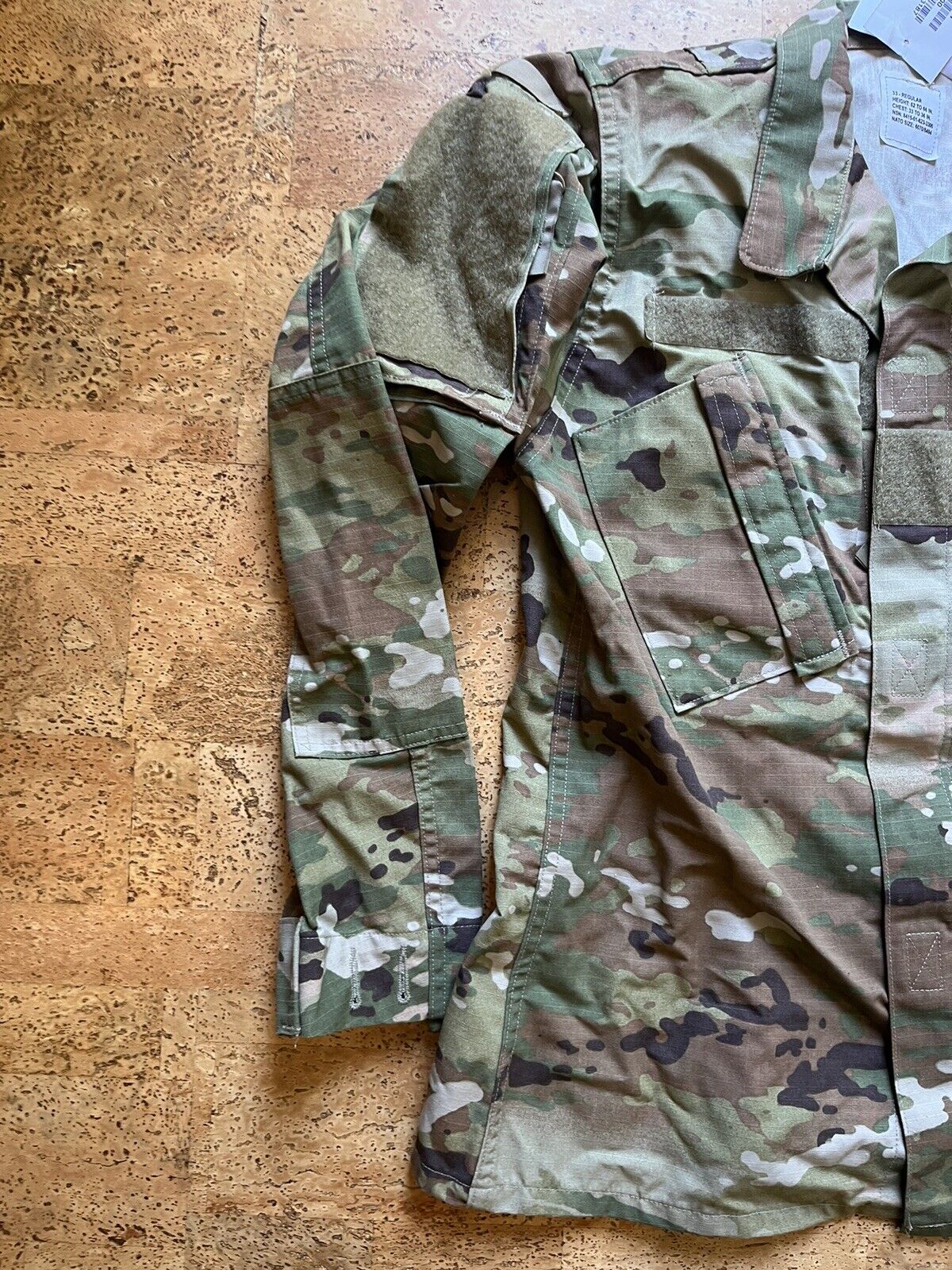U.S. Army Combat Uniform Female Combat Camo Coat 33-Regular New With Tags