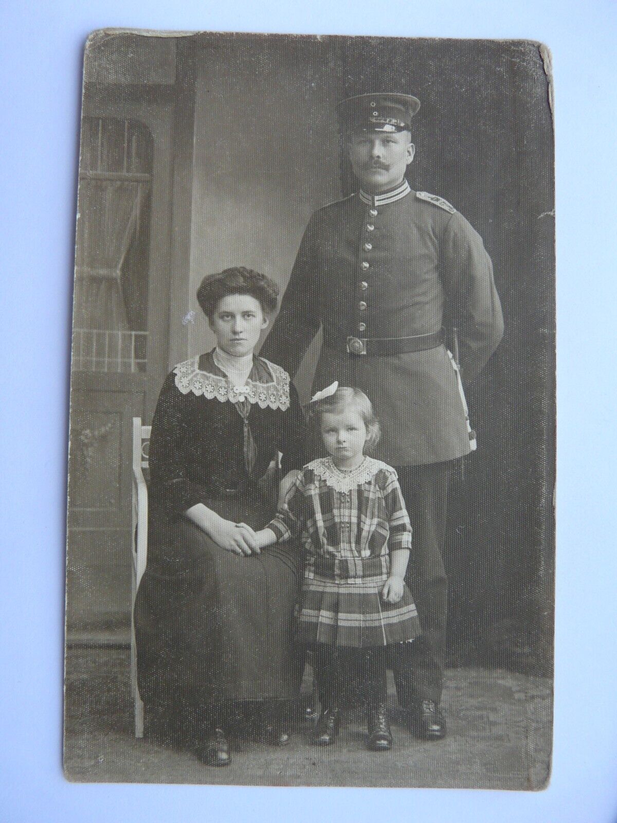 WW1 German Soldier with Lady and Child Studio Portrait (160)