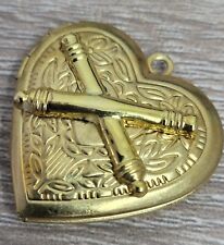 SWEETHEART GOLD HEART US USMC Military Army Field Artillery LOCKET DOUBLE PHOTO picture