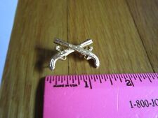 Crossed Pistols Pin Gold-tone Military Early Amcraft daisy,square clutch Brass? picture